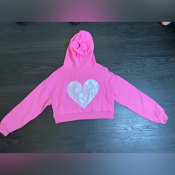 Heart break crop hoodie - Picture 2 of 3